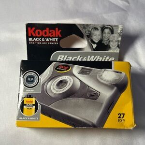 Kodak B&W Disposable Camera 27 Exp Sealed Expired 06/2005 NIB